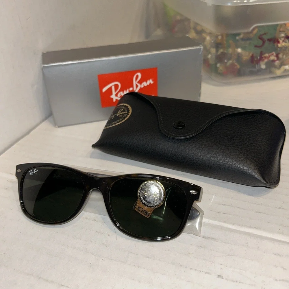 Ray-Ban New Wayfarer Tortoise/Green Classic G-15 55 mm Sunglasses RB2132 C1